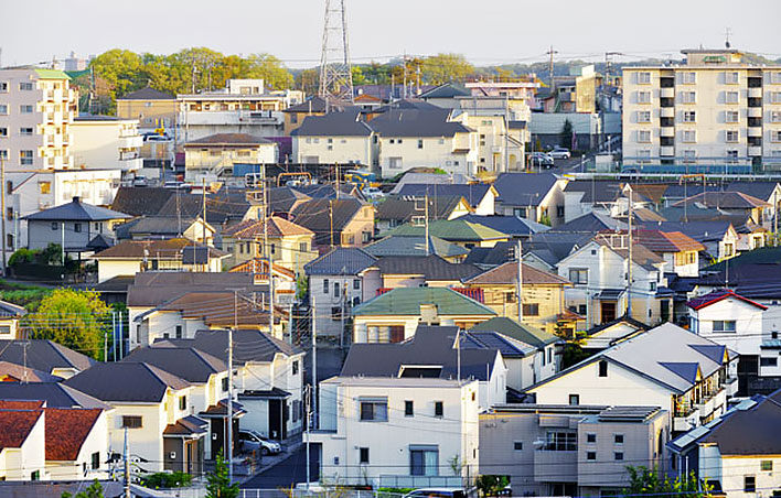 “通过问卷调查看不动产趋势”。通过住宅市场动向调查确认“按分类，我因为这个理由选择了这所住宅”